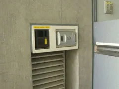 チャイムが鳴る