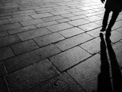 不思議な手紙と異常な部屋