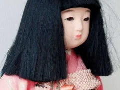 赤い服の女の子