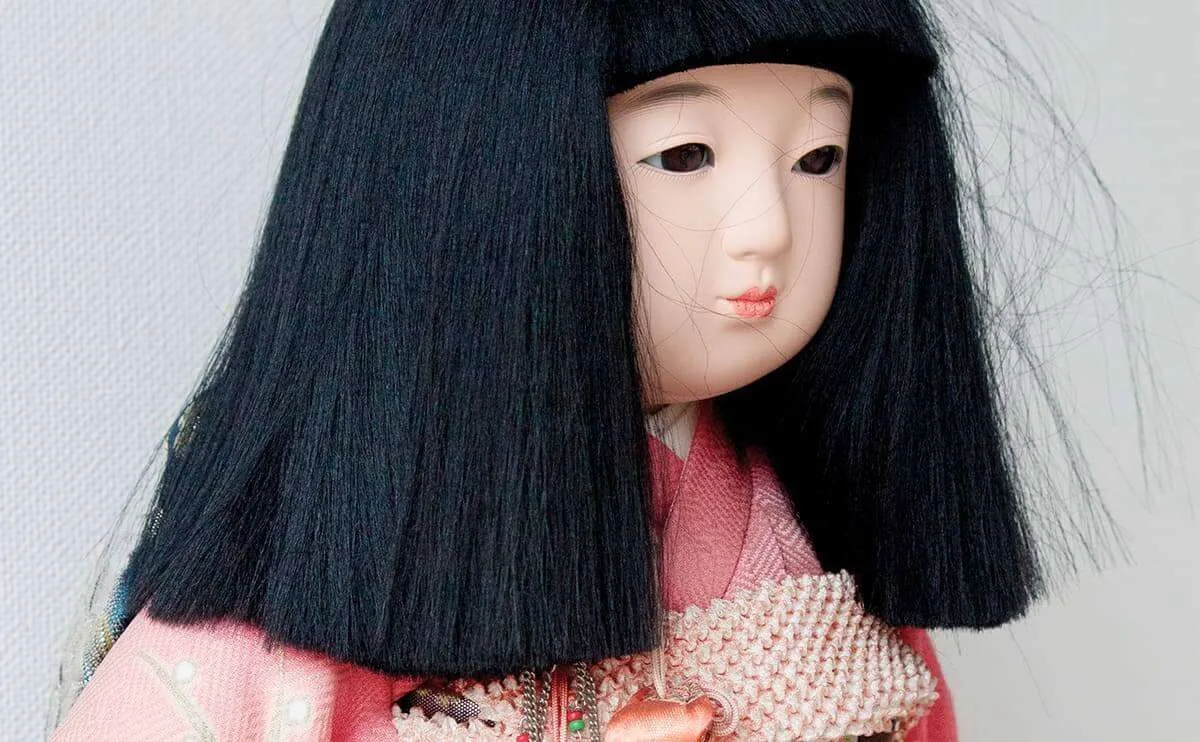 いちばん下の引き出しだけ取っ手がない