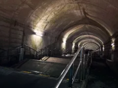 裏世界へ続く道