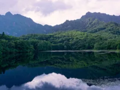 神々の戦いと霊界の均衡