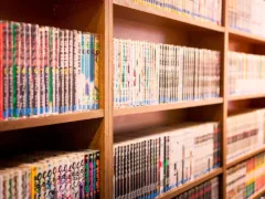 ネットカフェの隅で