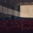 閉館前夜の客
