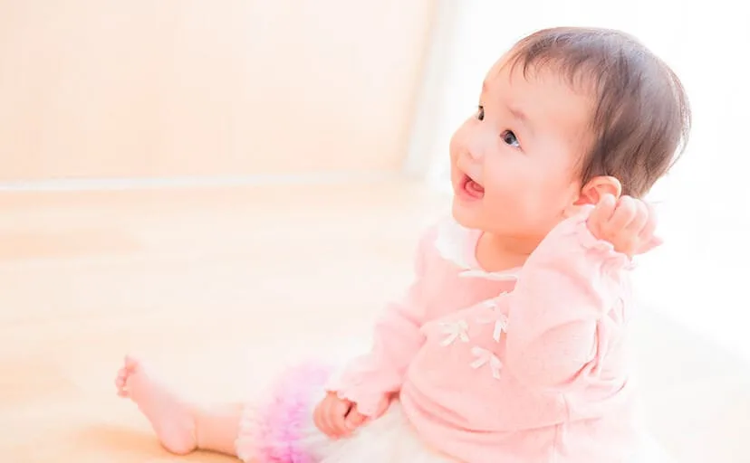 赤ちゃん(フリー写真)