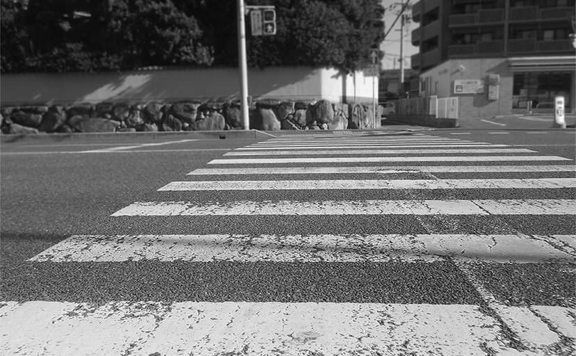 横断歩道（フリー写真）