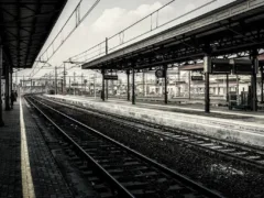 不思議な老人と駅