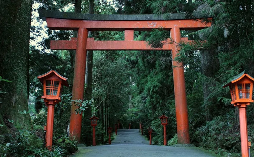 鳥居の前で人を数えてはいけない
