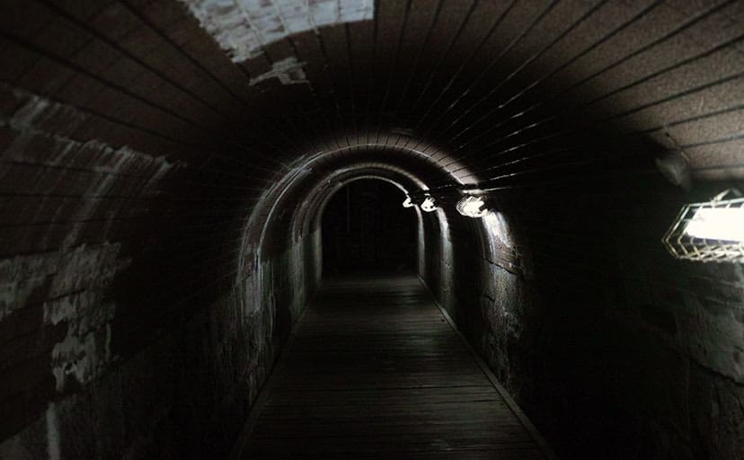 トンネル（フリー写真）