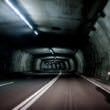 トンネル（フリー写真）