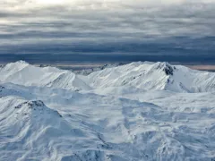 鎖で封印された祠